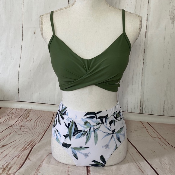 Bikini swimsuit - Picture 2 of 8